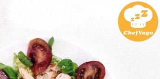 Ensalada de pollo, arroz, canónigos, zanahoria y tomate kumatu