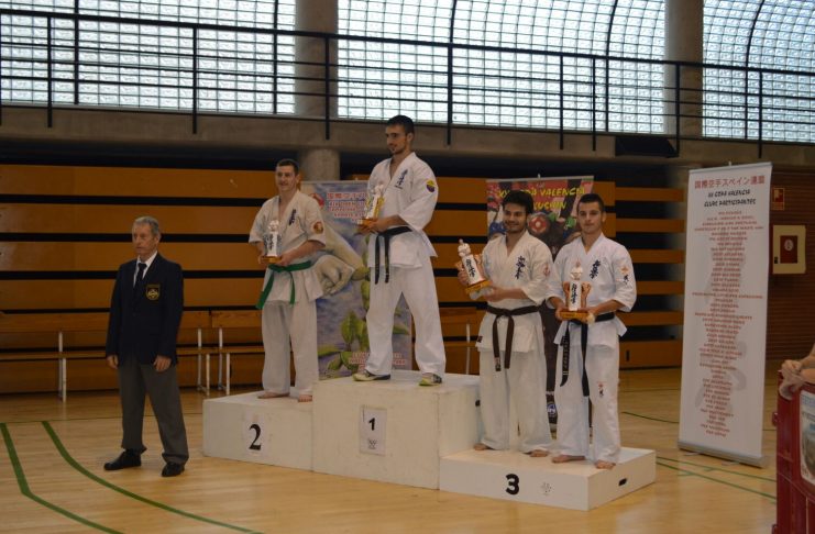 El torrevejense Eneko Delgado, bronce la XX Copa de Valencia de kárate