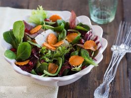 Ensalada con chips de boniato