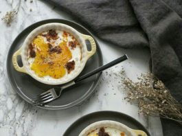 Huevos al plato con sobrasada