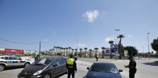 La policía local continúa intensificando los controles en las entradas a Torrevieja